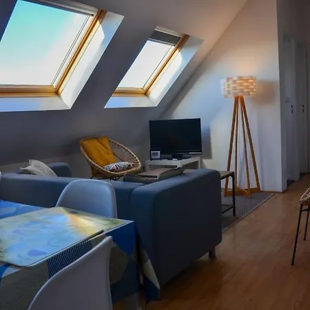 Camelia; Beau Lumineux, Avec Vue Sur *